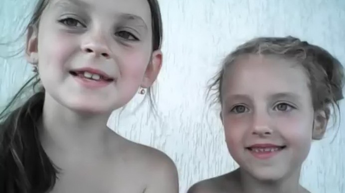 We are swimming - Sonya and Masha sisters - Pool 004 9yo 7yo