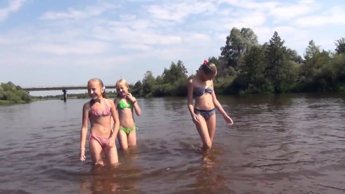 I and my sisters rest at the river Ptich. Adventures by the river: Mila, Dasha, Nastya. Relaxation004