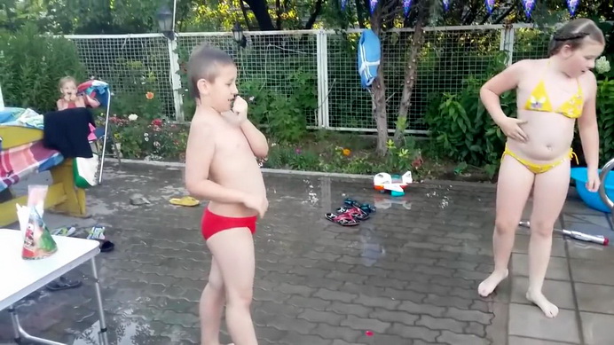 How I spent summer! Bathe in the pool by Grandma (YT007) 60fps 720p